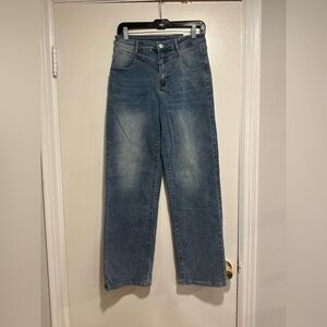 NWOT Women’s Sz: L Nova Blue 90's Basic Stretch Wide Leg Jean - Medium Wash.